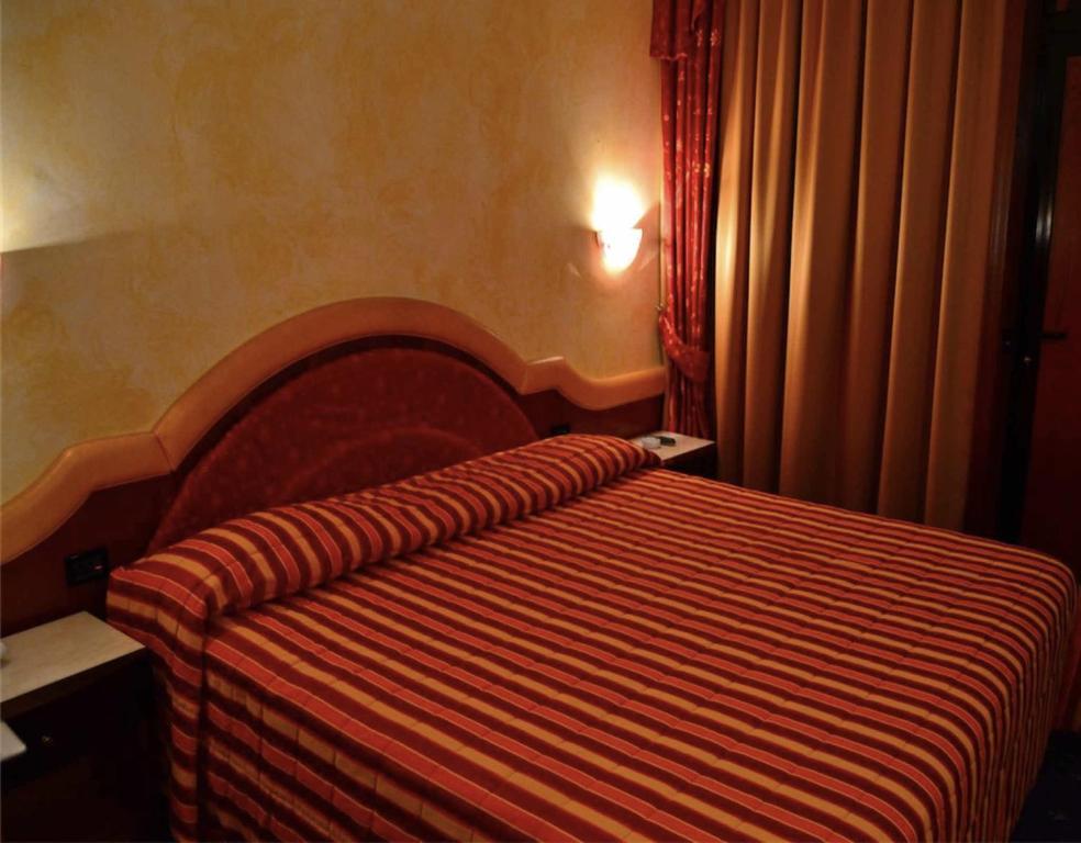 Hotel Motel 2 Tortona Camera foto