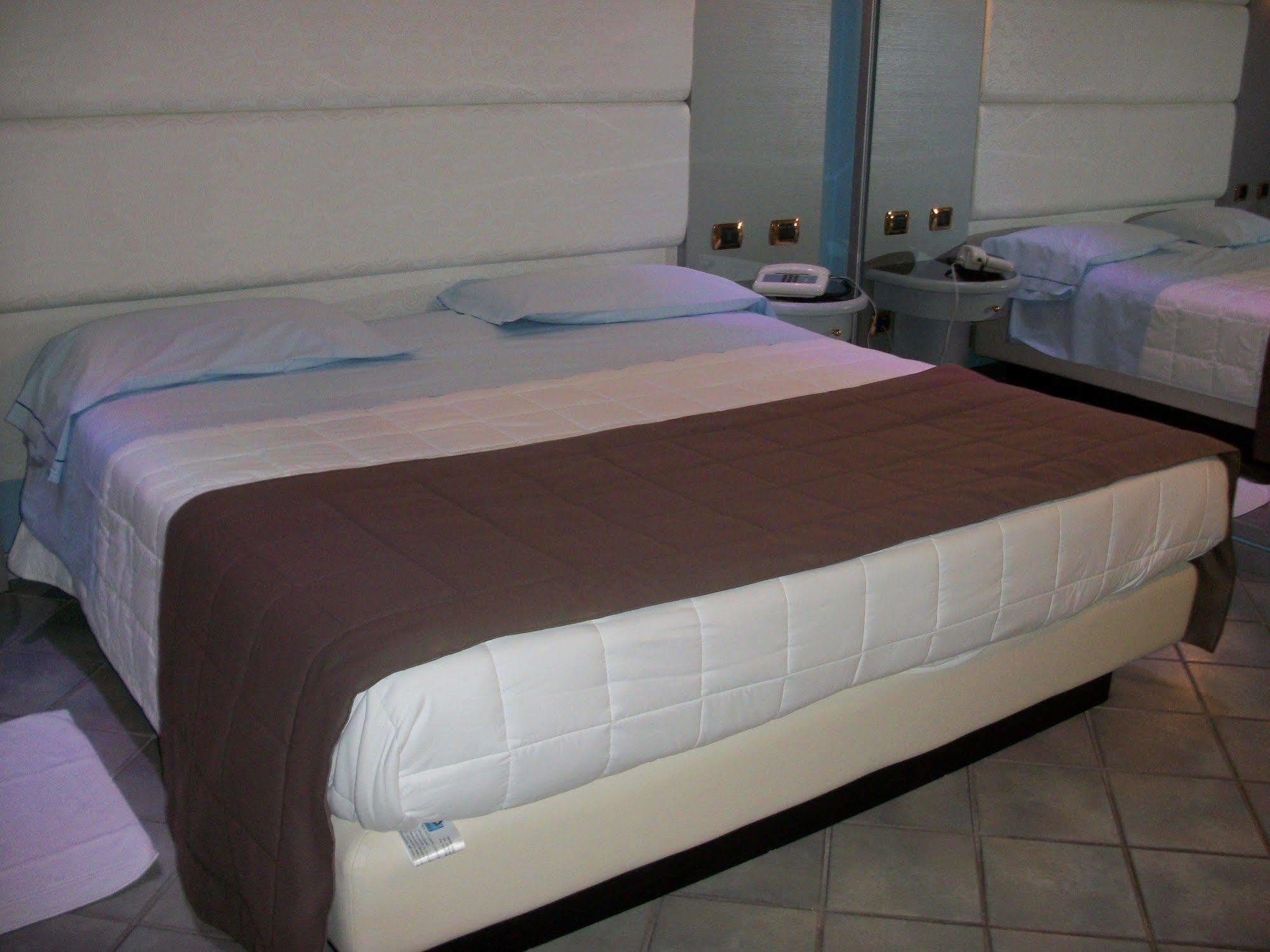 Hotel Motel 2 Tortona Esterno foto