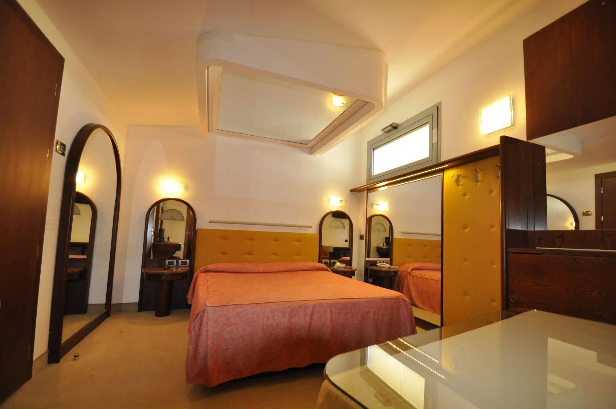 Hotel Motel 2 Tortona Esterno foto