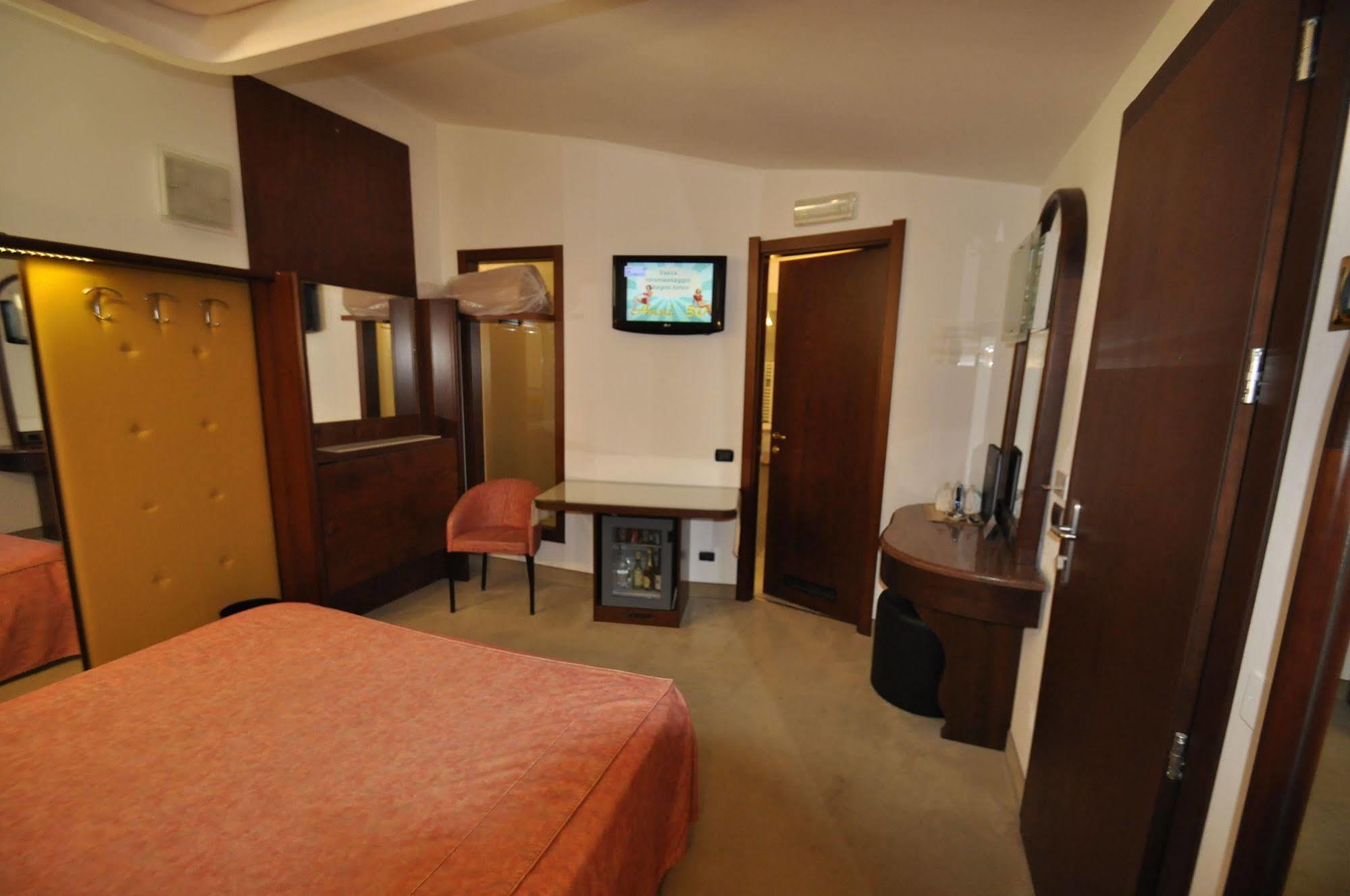 Hotel Motel 2 Tortona Esterno foto
